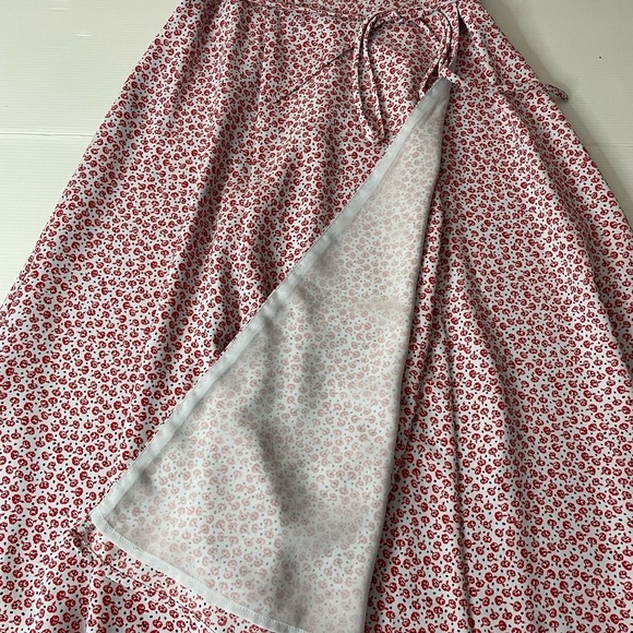 Ann Taylor Ditsy Red Poppy Floral Wrap Fit Flare Midi Dress Size 2 - Picture 3 of 13